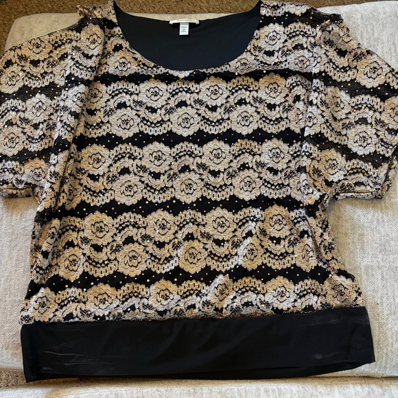 dressbarn Tops - dressbarn Black Top with Gold Sequin Lace Pattern - Short Sleeve